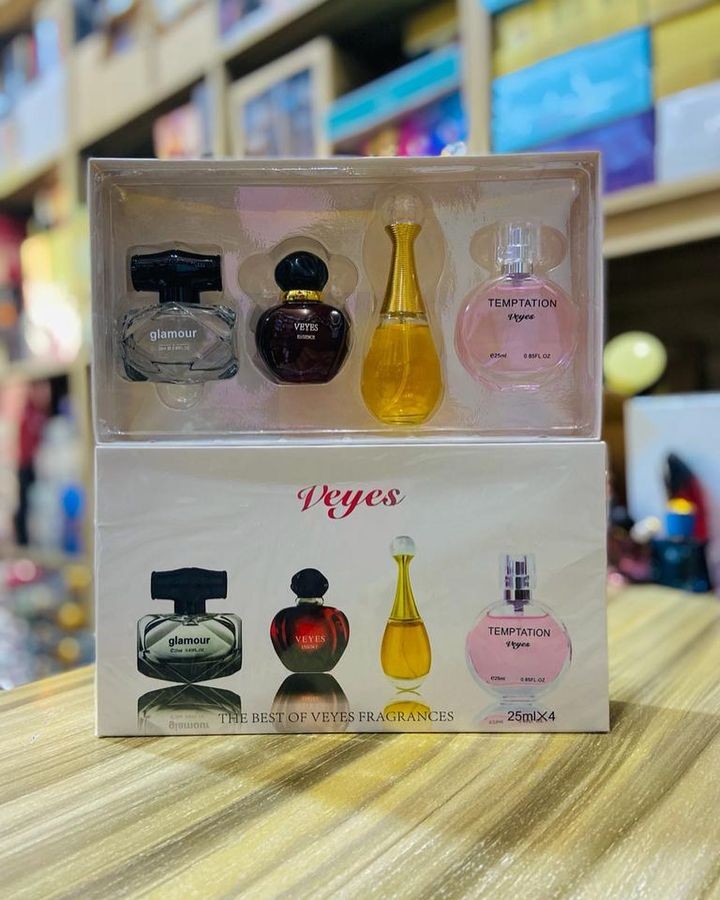 Coffret cadeau de 4 parfums en flacons de 25 ml